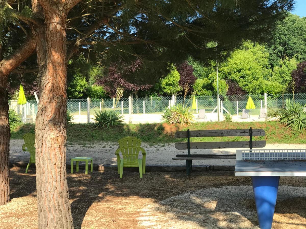 מלון Saint-Julien-de-Lampon Camping Le Mondou מראה חיצוני תמונה