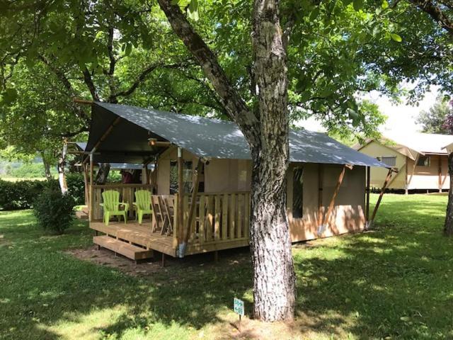 מלון Saint-Julien-de-Lampon Camping Le Mondou מראה חיצוני תמונה